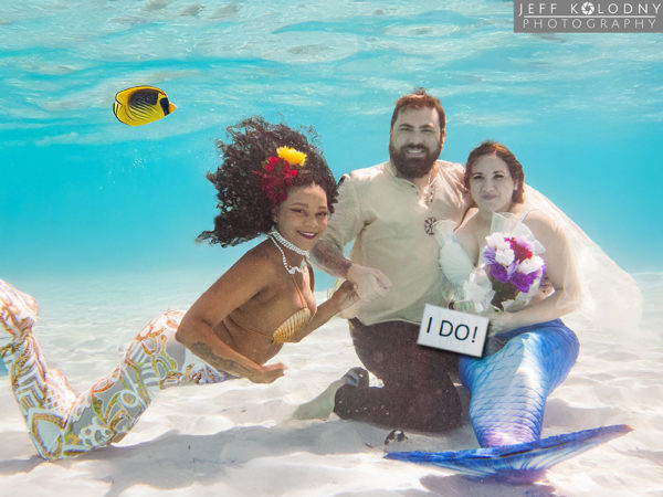 Read more about the article A very unique wedding!  The Wonder of Underwater Wedding Photos